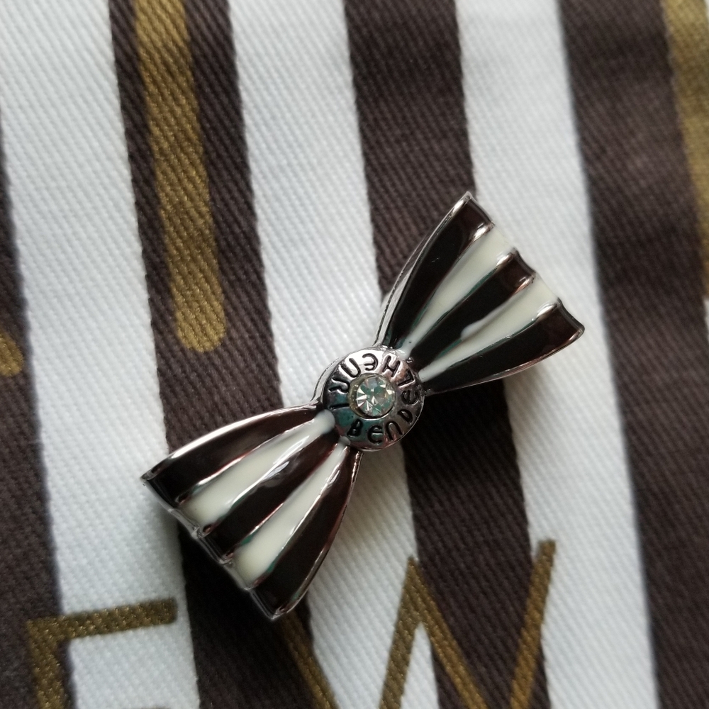 ❗Henri Bendel Bow Card Holder❗